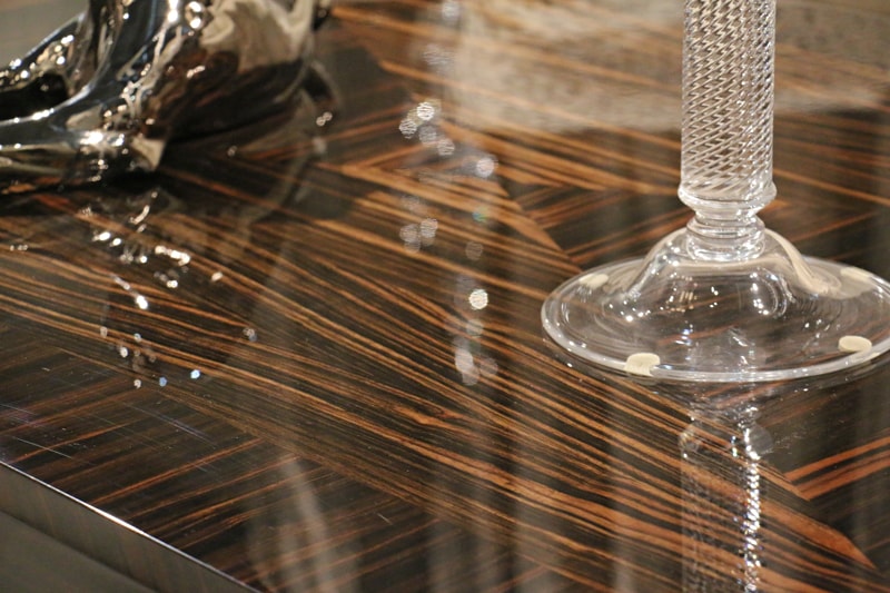 moveis de madeira acabamento brilhante ebano macassar madeireira bernauer ébano macassar mesa lâmina madeireira bernauer revestimento madeira natural